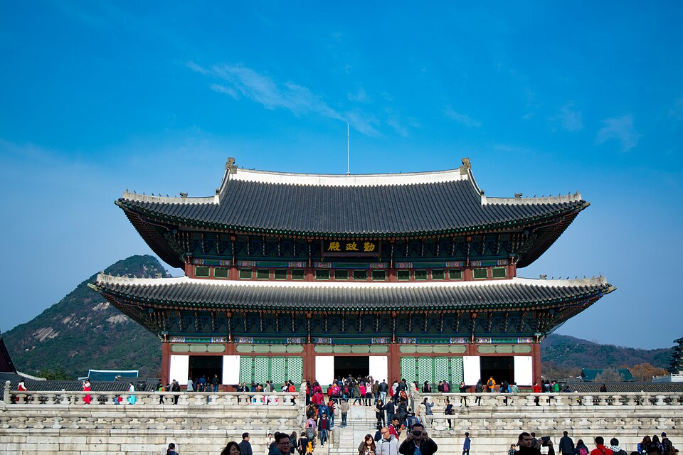 Geunjeongjeon, the throne hall of Gyeongbokgung palace, seen across its stone courtyard